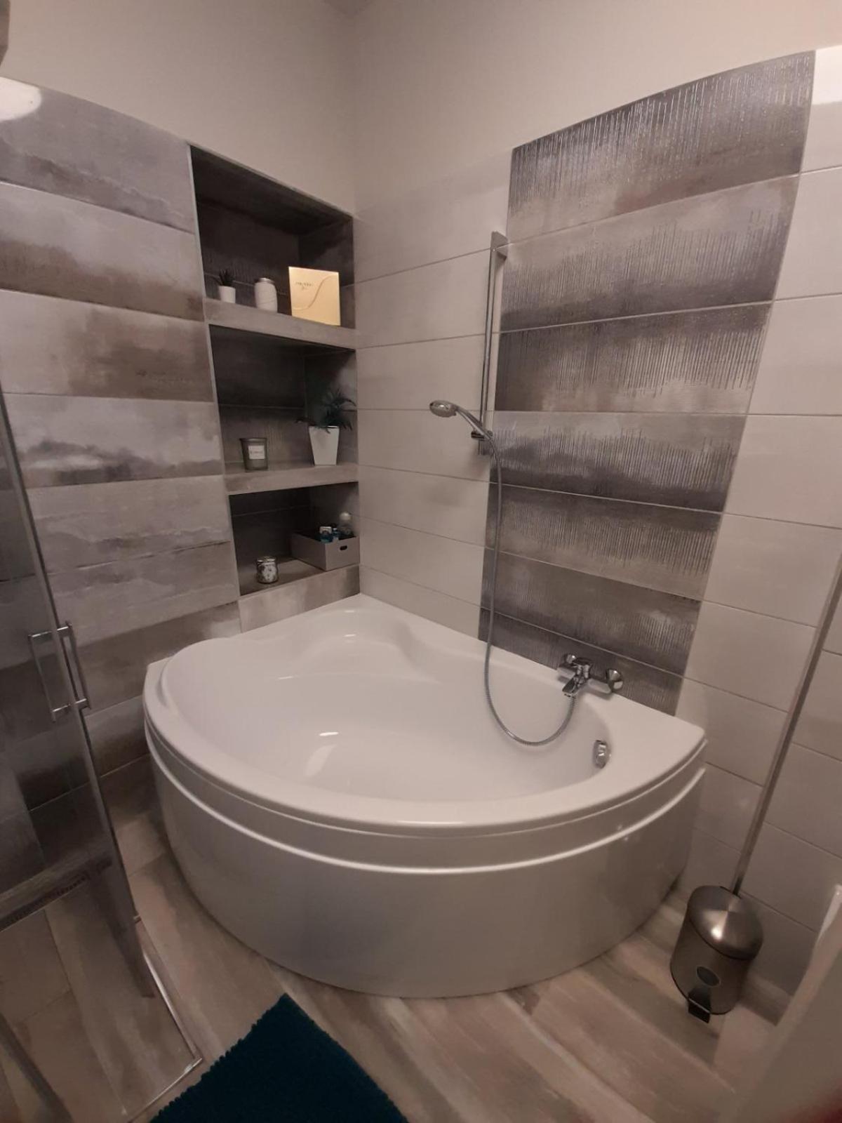 Apartment Noir Gold Penthause -